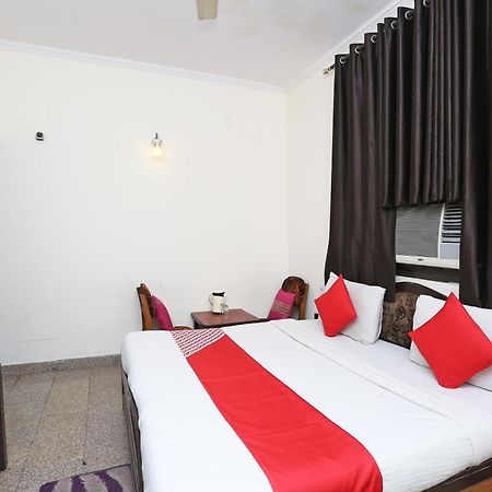 Oyo 8188 Vardhmaan Inn Delhi (National Capital Territory of India) Exterior foto