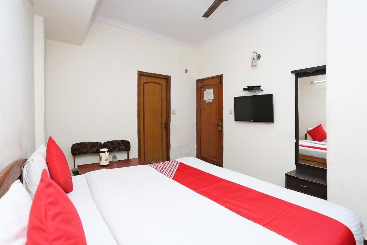 Oyo 8188 Vardhmaan Inn Delhi (National Capital Territory of India) Exterior foto