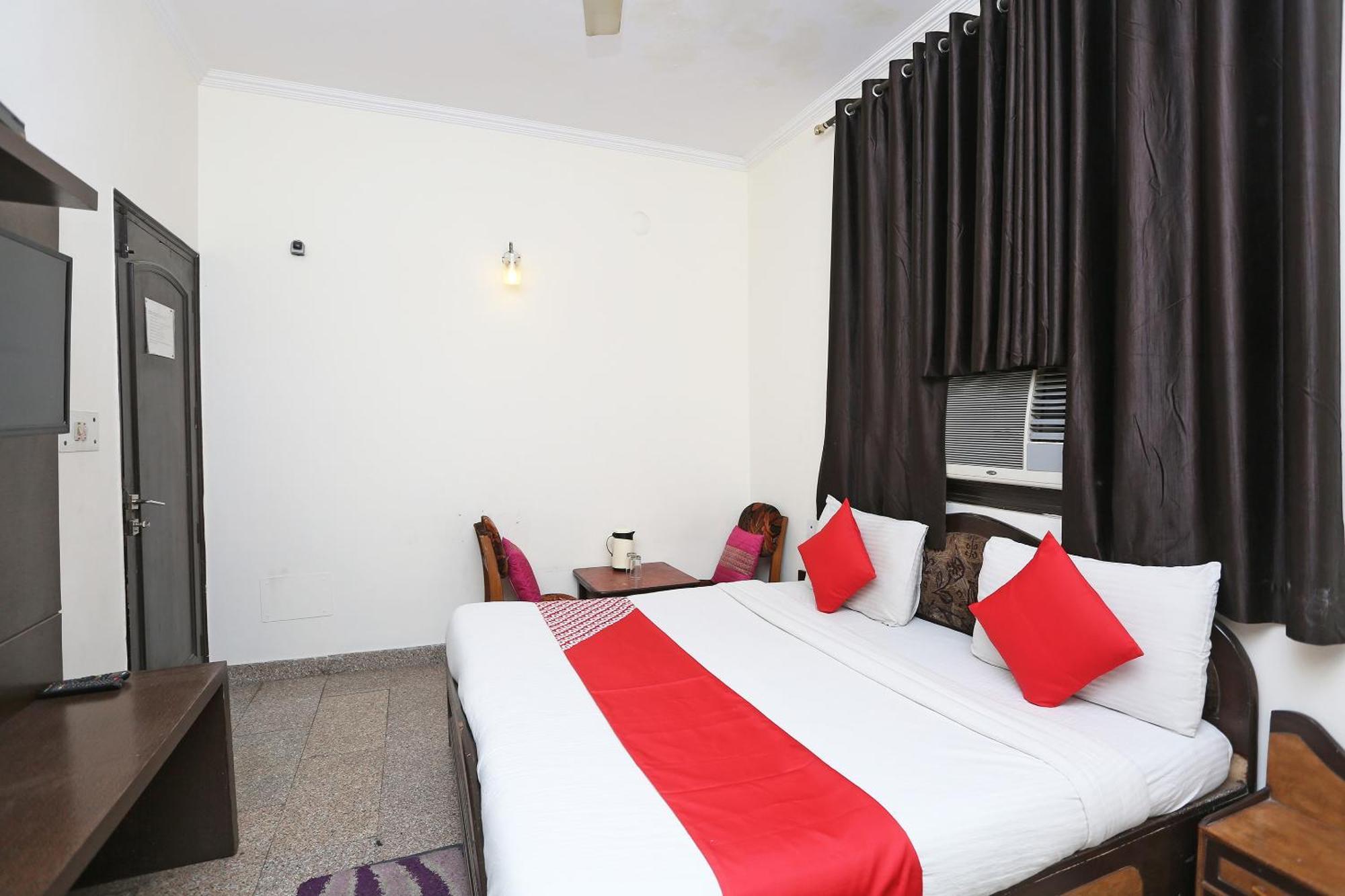 Oyo 8188 Vardhmaan Inn Delhi (National Capital Territory of India) Exterior foto